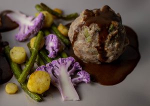 Köstliche Guiness-Schokoladensauce auf Knödel