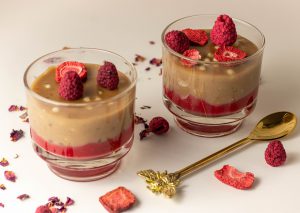 Die Perlen geben dem Pudding Biss und ein lustiges Mundgefühl