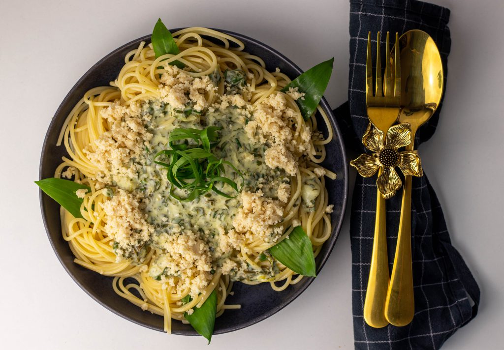 Limetten Bärlauch Spaghetti mit Macadamia Parmesan