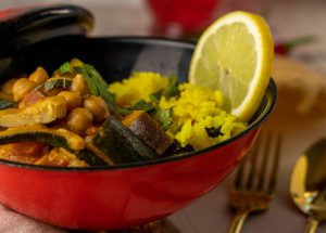 Mit Zucchini und Aubergine