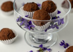 Essbare Blüten und Schokolade