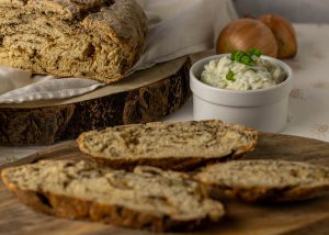 Frischer Dreierlei Zwiebelgewächsedip