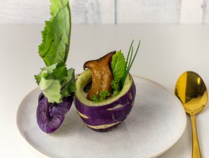 Besonders lecker, wenn die Suppe in der Kohlrabischale angerichtet wird