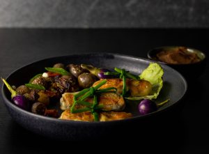 Mit aromatischem Erdnussdip!