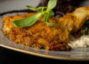 Austernseitlingsschnitzel mit krosser Röstzwiebel-Cornflakes-Panade