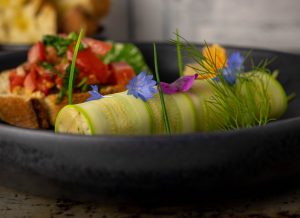Frische Röllchen mit Dill und einem Hauch von Chili
