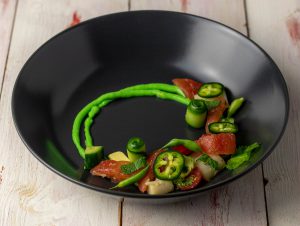 Mit frischer Avocado-Kräuter-Creme