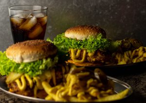 Patties mit krosser Cornflakes-Röstzwiebel-Panade