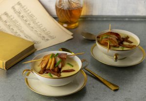 Gewürzte Ringelbeete aus dem Ofen als Suppeneinlage