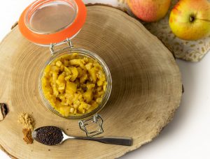 Frisch eingekochtes Apfel-Fenchel-Chutney