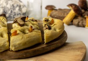 Mit Steinpilz, Rosmarin und fermentiertem Knoblauch