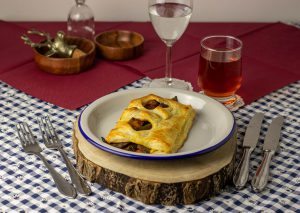 Blätterteigtaschen mit aromatischer Gemüsefüllung