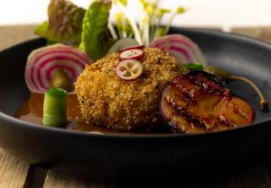 Knödel - umhüllt von knuspriger Bröselbutter