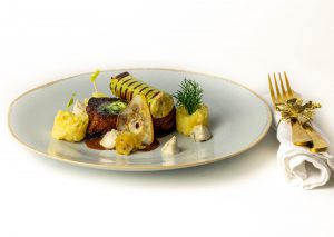 Gegrillte Lauchröllchen auf Seitanfilet