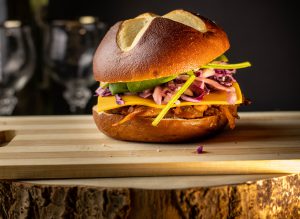 Mit veganem Käse