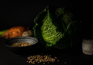 Frische, gesunde Zutaten für die Wirsingrouladen