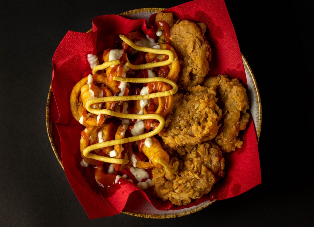 Mit meinen Austernseitling Nuggets hingegen hast Du gesunde Pilze umhüllt von fantastischer, krosser, würziger und vor allem frisch frittierter Panade.