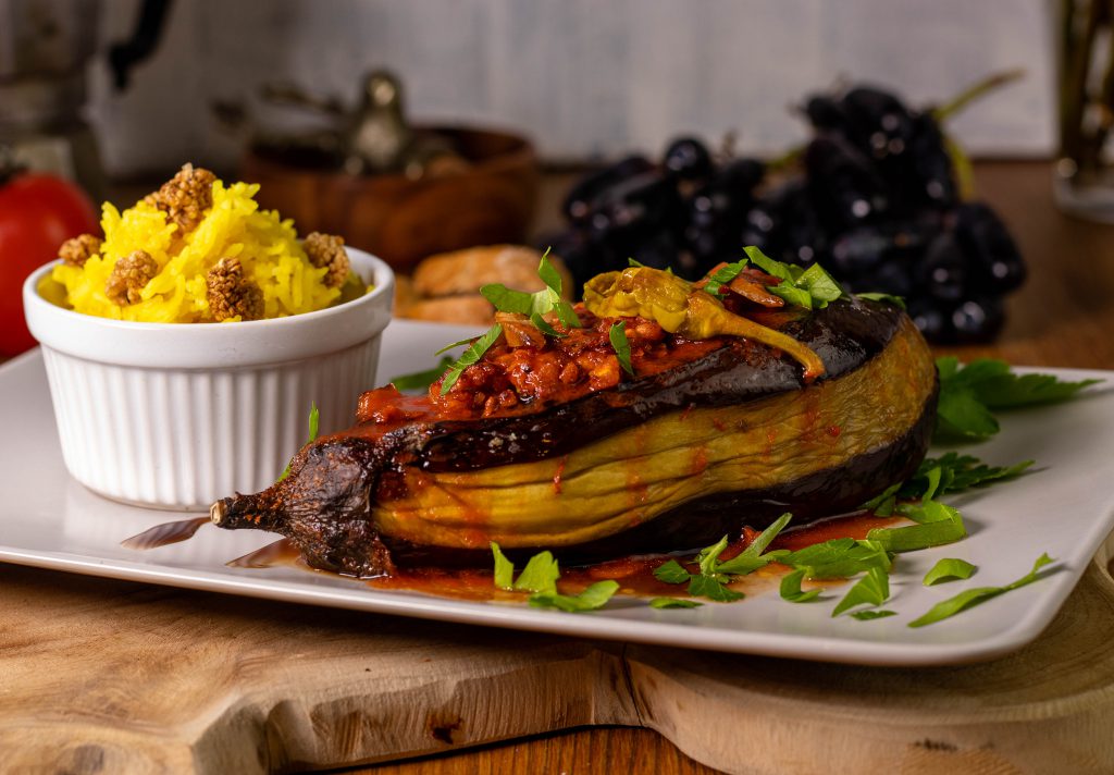 Gefülltes Gemüse: ein absoluter Gaumenschmaus. Mein Karniyarik Rezept - wie das Original, aber vegan