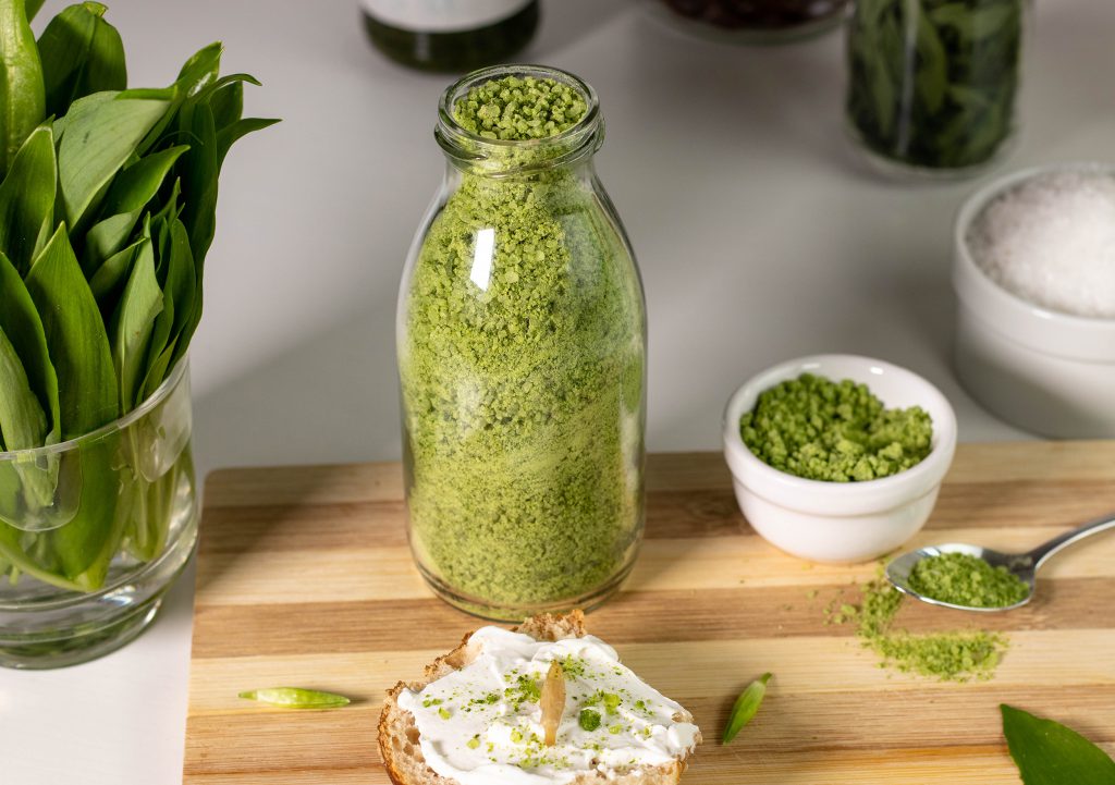 Ein aromatisches Rezept aus der Gewürzküche: selbstgemachtes Bärlauchsalz.