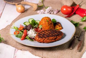 Die Hacksteaks gehen leicht in Richtung Pleskavica oder Bifteki