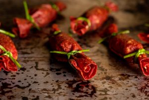 Das ganze Bonbon ist essbar, mit Tomatenleder als Bonbonpapier
