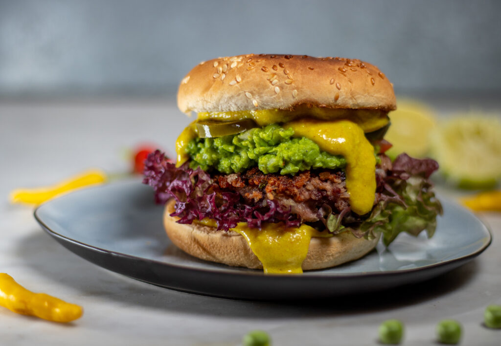 Erbsguacamole ist auch ganz fantastisch auf Burgern