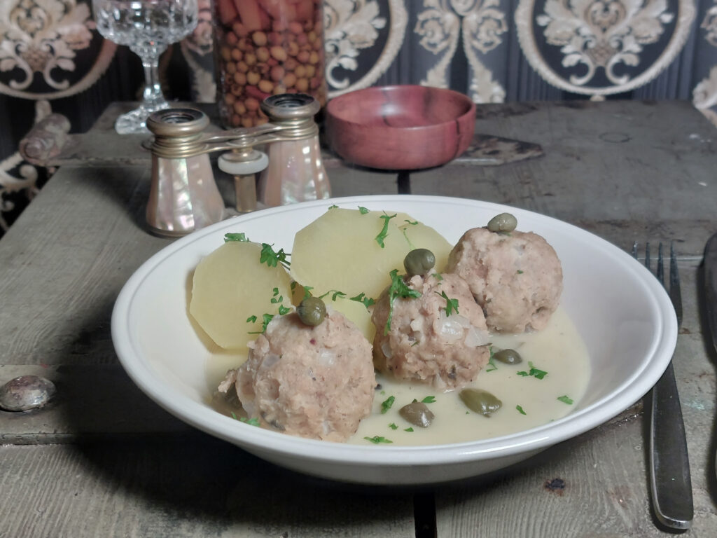 Königsberger Klopse, ein beliebtes Gericht im Winter - geht auch problemlos vegan