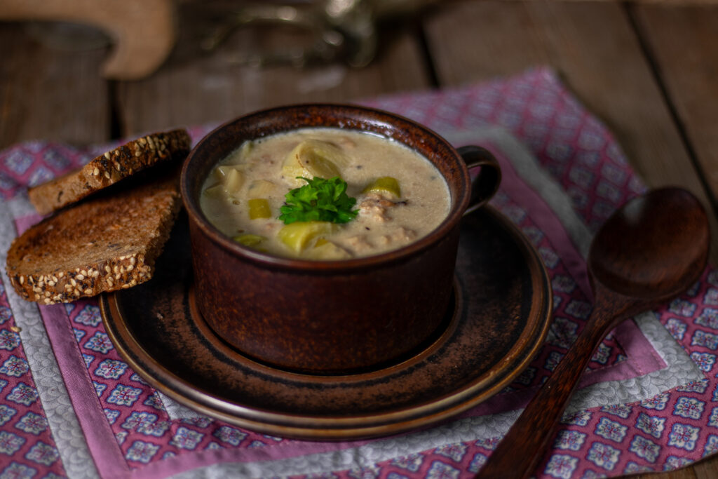 Mit einer Vorbereitungszeit von unter 10 Minuten macht sich diese einfache Suppe fast von alleine