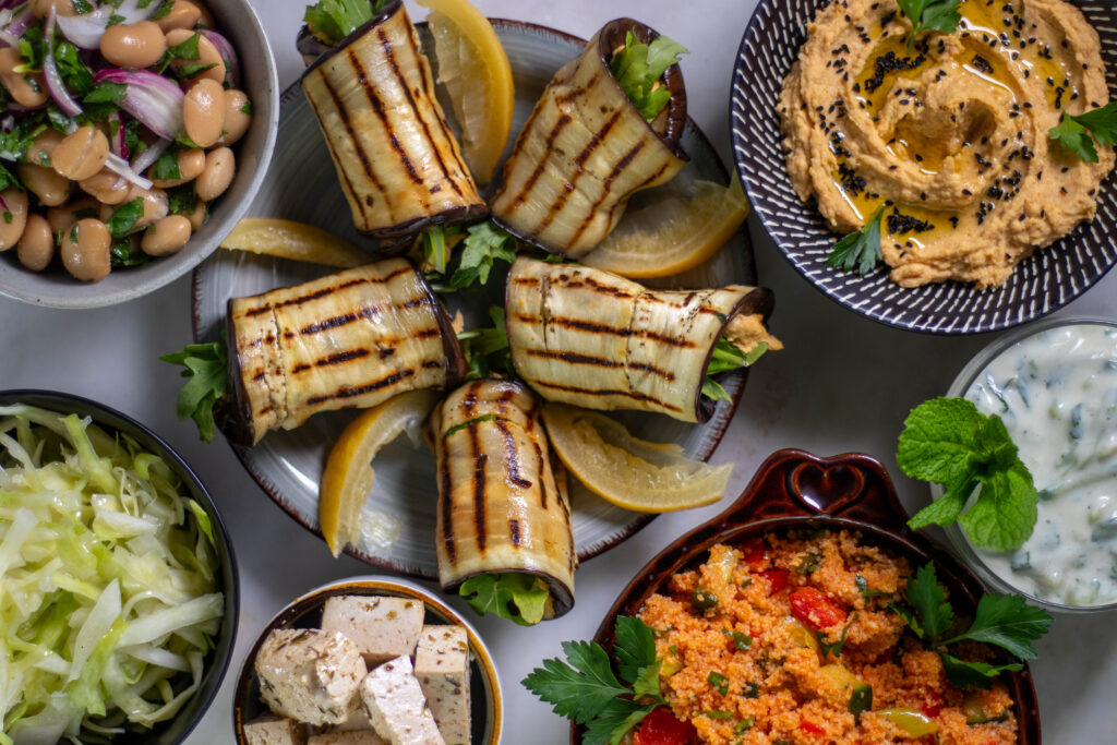 Mezze ist eine traditionelle Art des Essens, die im östlichen Mittelmeerraum und in der Levanteküche verbreitet ist