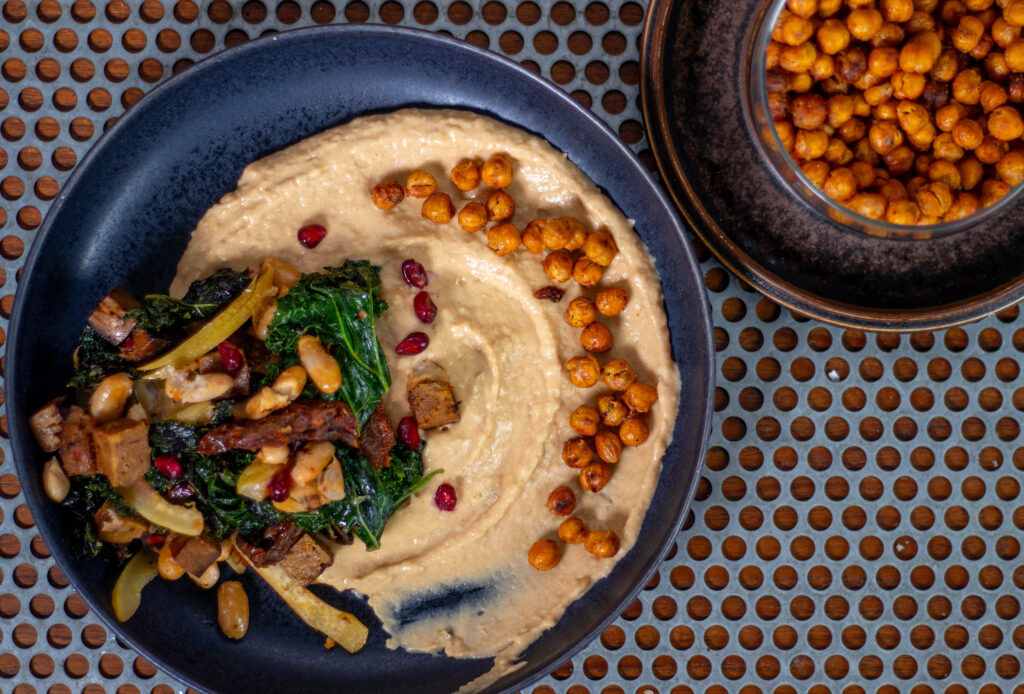 Meinen cremigen Weiße-Bohnen-Dip aus diesem Rezept kannst Du wie Hummus verwenden. 