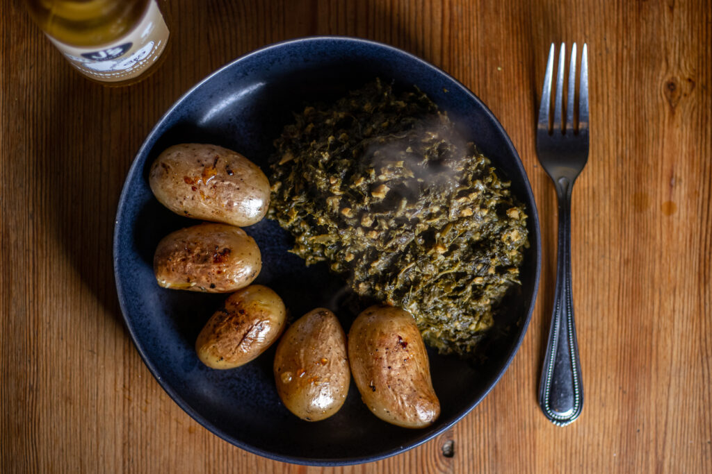 Vegane Pinkel im Kohl geben dem Grützkohl sein unvergleichliches Aroma.