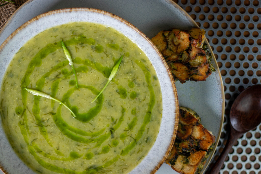 Bärlauch-Kartoffel-Cremesuppe mit Bärlauchöl