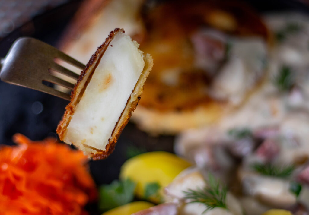 Sellerieschnitzel eignen sich perfekt für Meal Prep. Einfach einige Tage im Kühlschrank lagern oder einfrieren.
