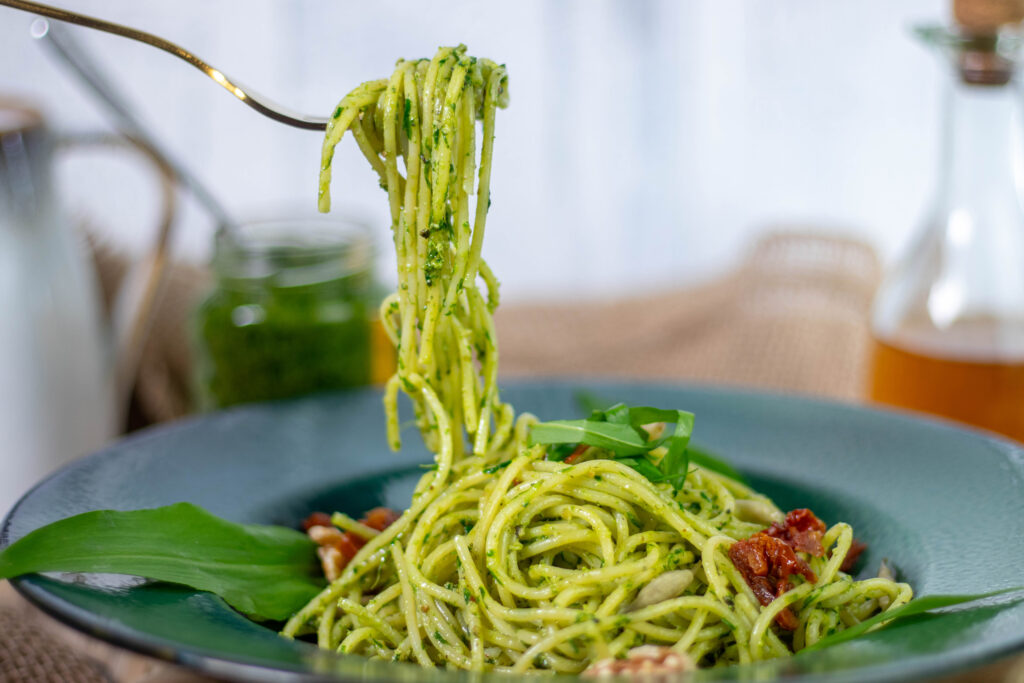 Veganes Pesto – aber auf die käsige Note wird hier nicht verzichtet