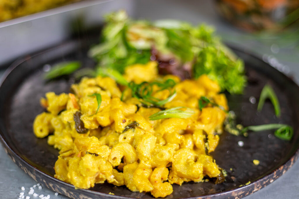 Die Käsesauce für meine veganen Kimchi Macaroni and Cheese mache ich natürlich selbst.