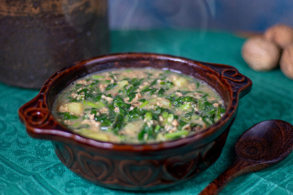 Stielmuseintopf ist einfach zu kochen, mit wenigen Zutaten aus der Region