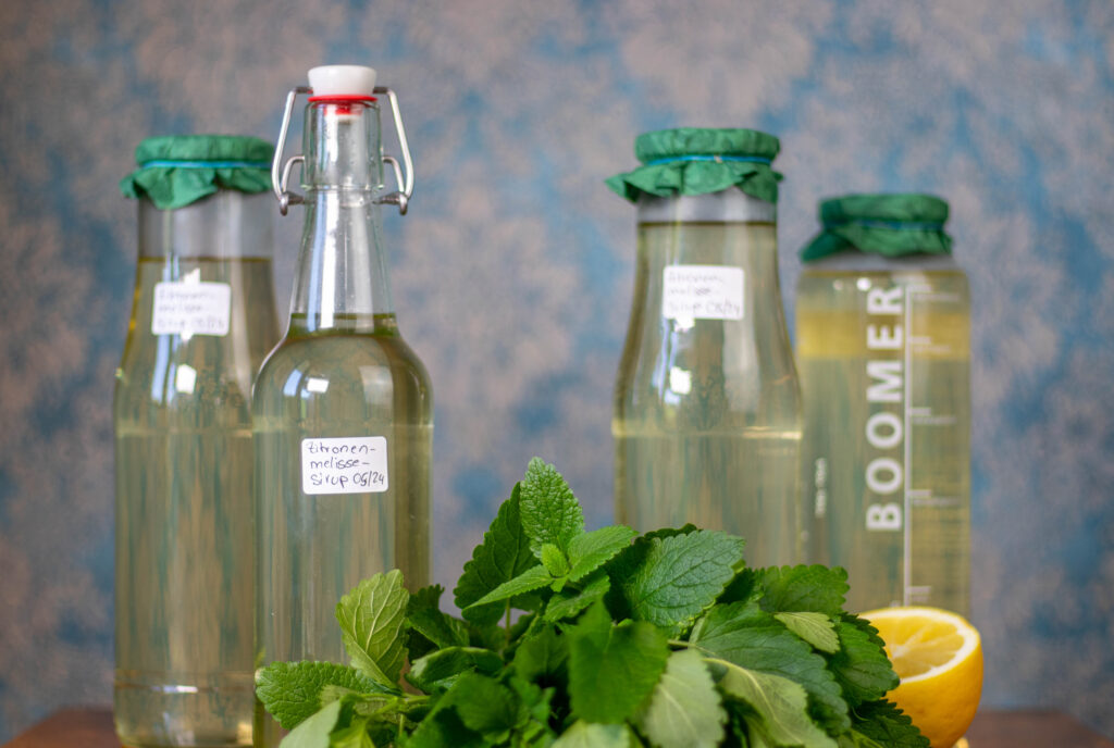 Dieser Sirup ist einfach herzustellen, aus nur drei Zutaten und Wasser