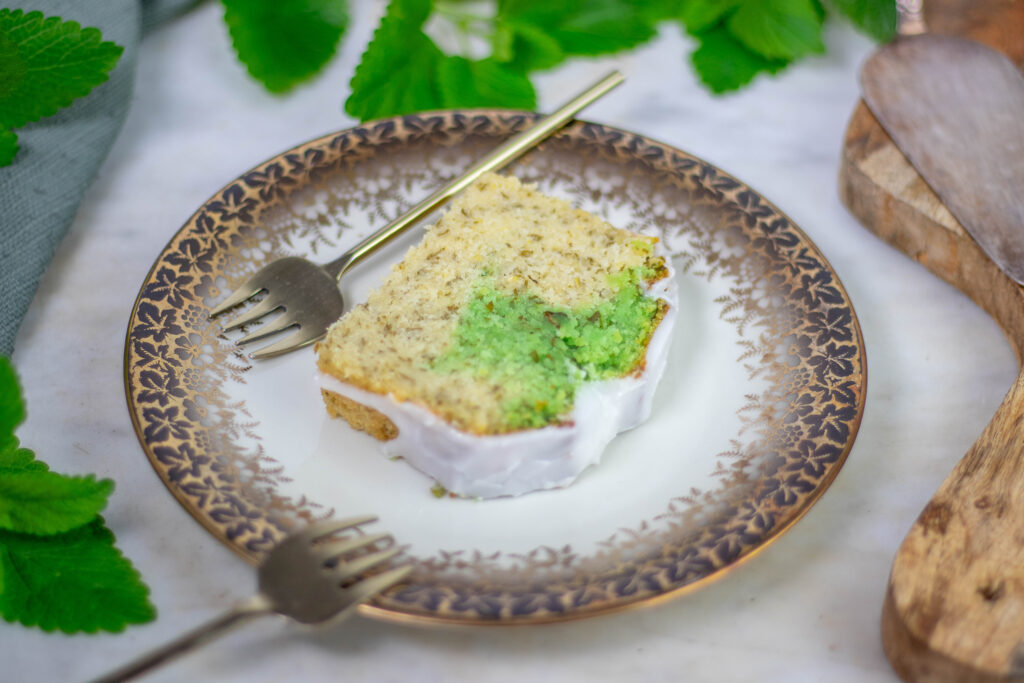 Zitronenmelissekuchen - aromatisch, saftig, frisch und kinderleicht