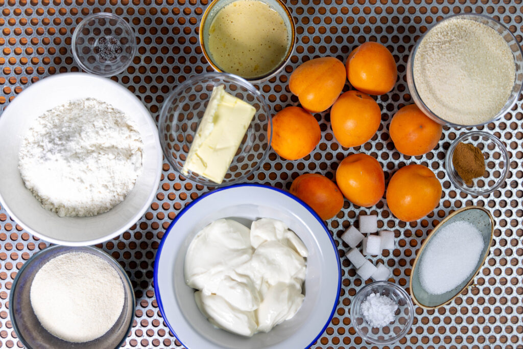 4. Die Zutaten für die Marillenknödel in Topfenteig. (vegan)