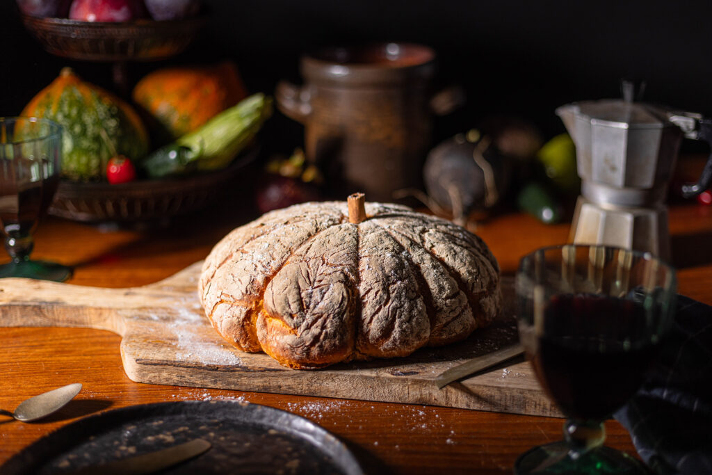 Kürbisbrot in Kürbisform - mit Roggen - für leckere Herbststullen