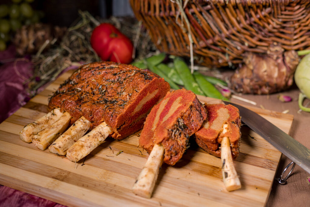 Veganes Seitankarree als Heubraten im Anschnitt