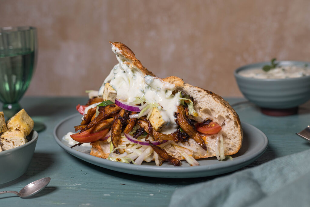 Ein einfaches Rezept mit authentischem, griechischen Gyros, aber vegan aus Austernpilzen.