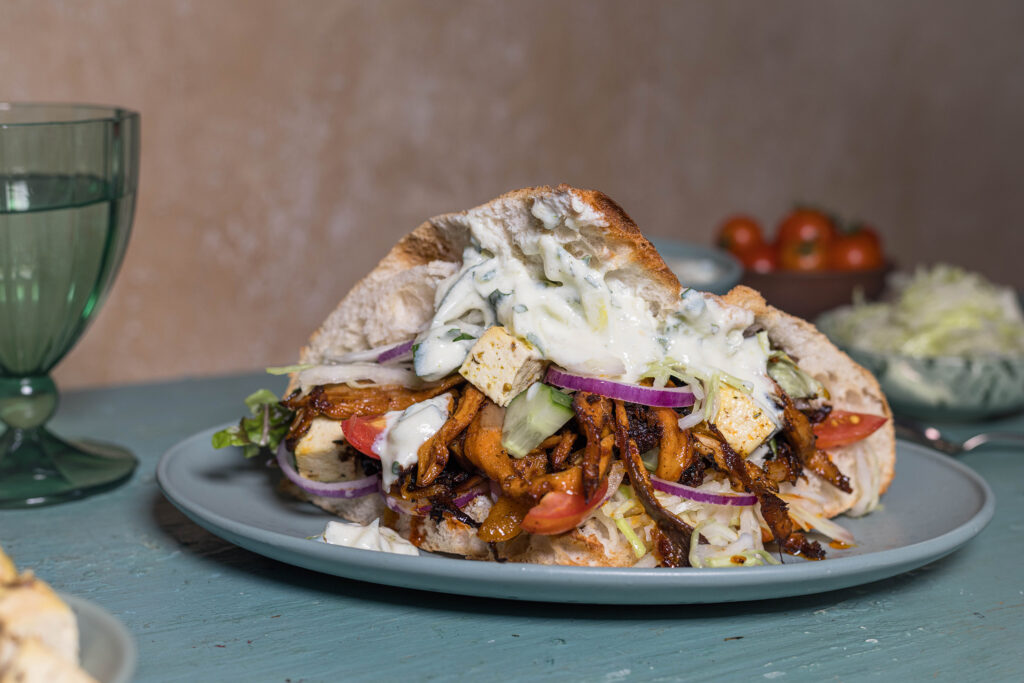 Veganes Austernpilzgyros ist sehr gesund und proteinreich.