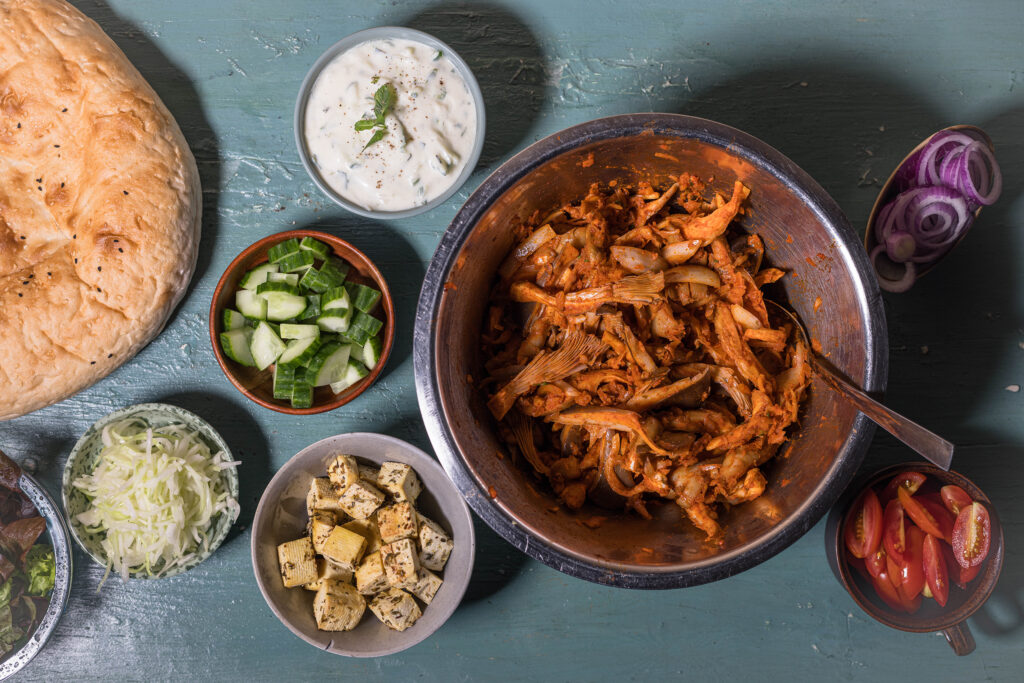 4. Alle Zutaten für das vegane Gyros im Fladenbrot.