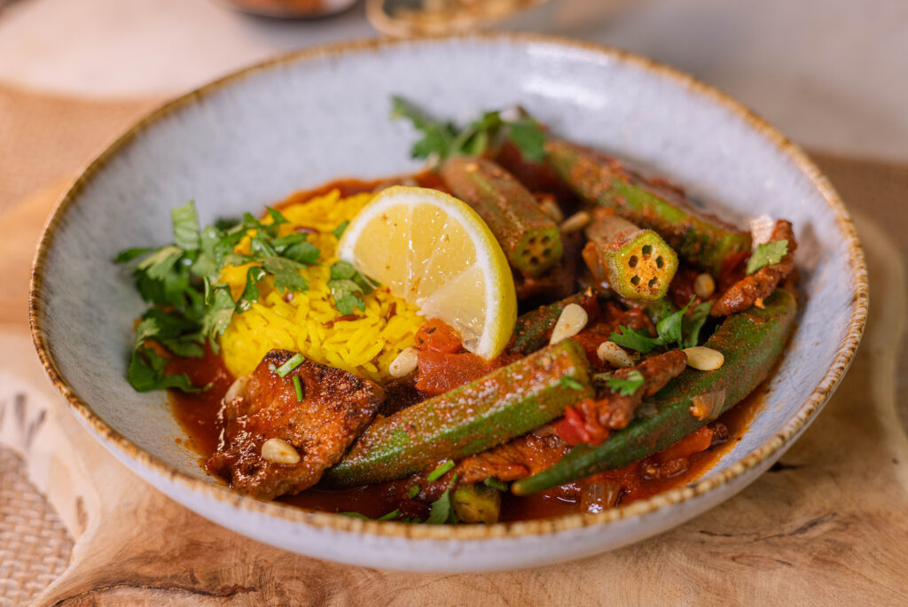 So eine Schmorpfanne aus Marokko ist gar nicht schwer zu kochen.
