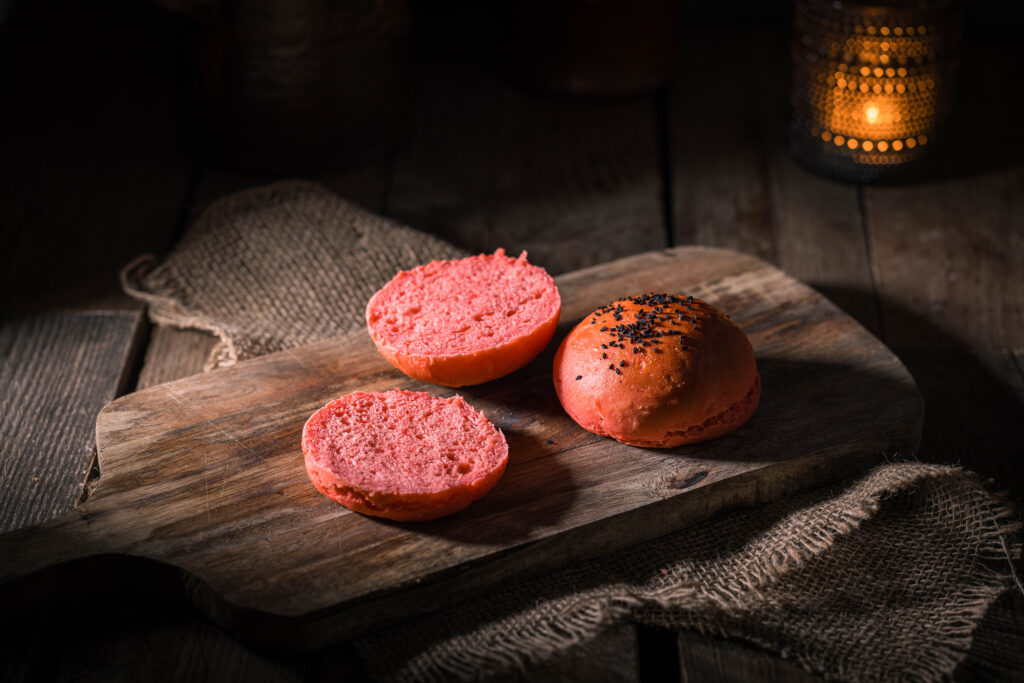 Red Burger Buns - Rezept für rote Burgerbrötchen, vegan
