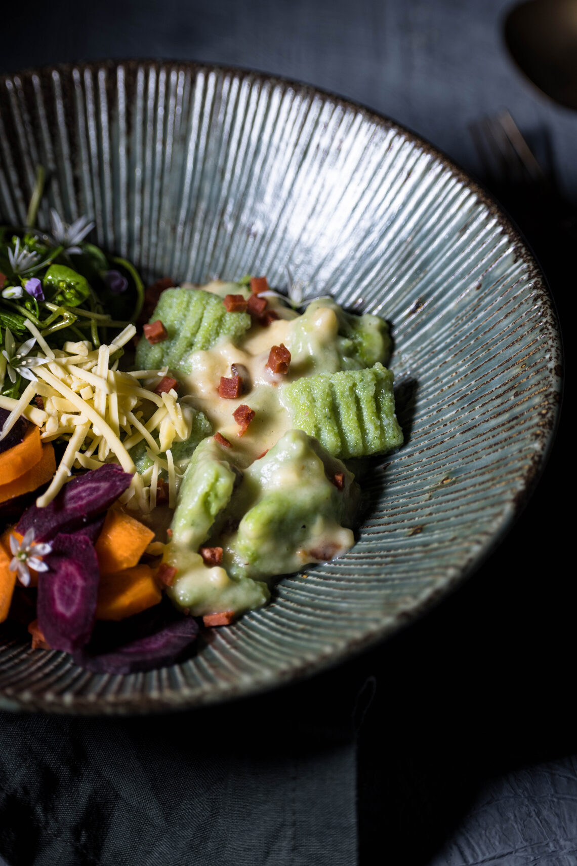 Bärlauch Gnocchi – vegan – mit pflanzlicher Käse-Schinken-Soße