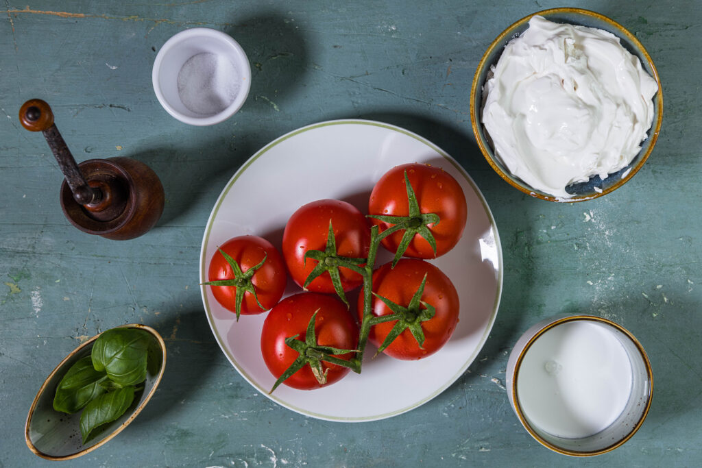 Alle Zutaten für den Tomatenschaum.