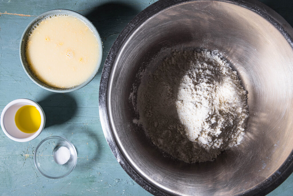 Zutaten für veganen Ravioliteig.