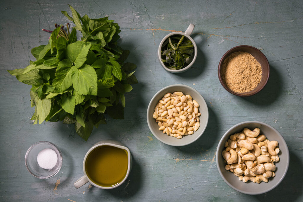 Alle Zutaten für das Pesto.